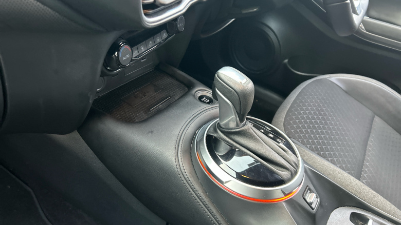 Nissan Juke 1.0 DiG-T N-Connecta 5dr DCT Petrol Hatchback